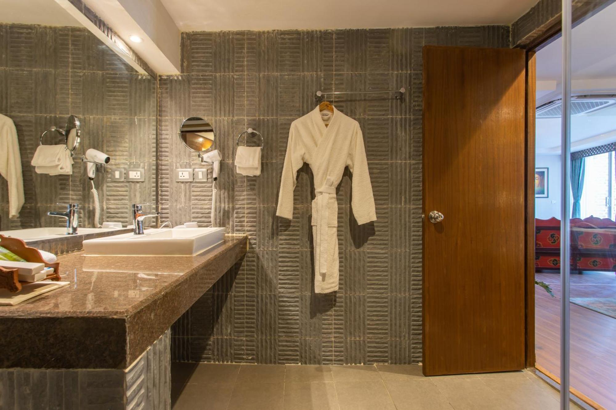 Hotel Sarathi Dhulikhel Extérieur photo